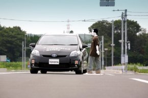Toyota учит свои автомобили "видеть" пешеходов