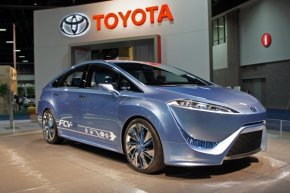 Toyota FCV на водороде