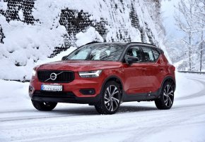      Volvo XC40